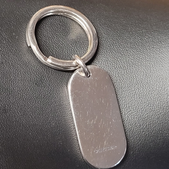 Cartier VIP Oval Key Chain - Picture 2 of 8